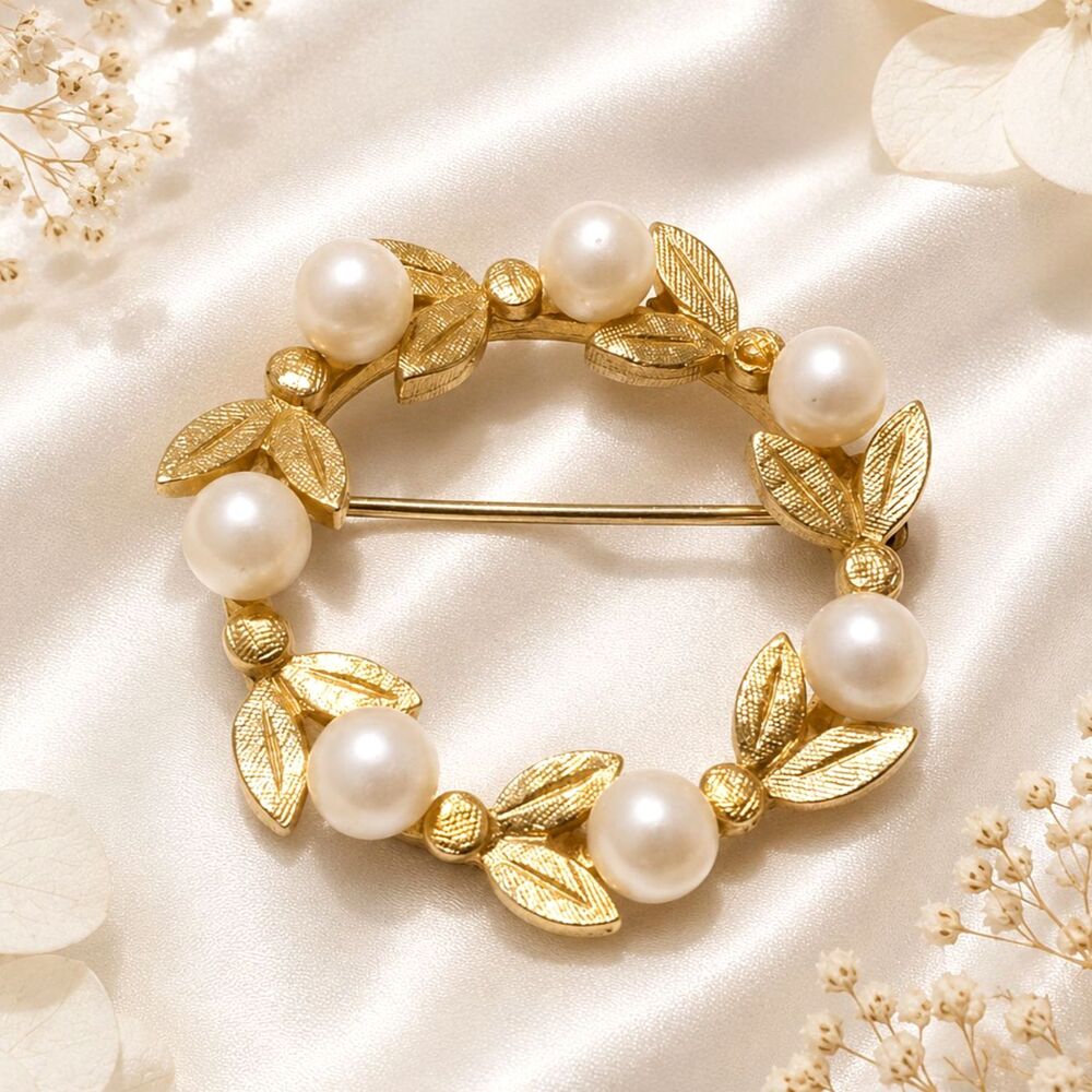 Vintage Gold Tone Faux Pearl Leaf Circle Wreath Brooch Pin